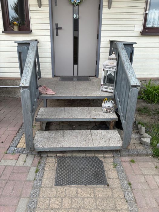 Schody zewnętrzne metalowe