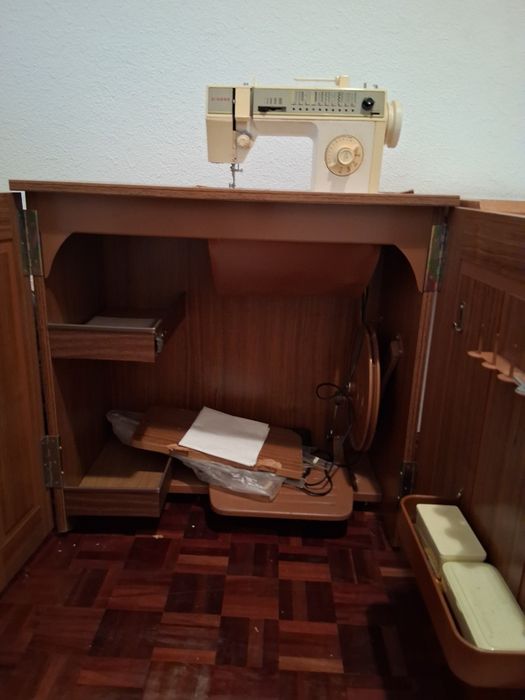 Maquina custura Singer