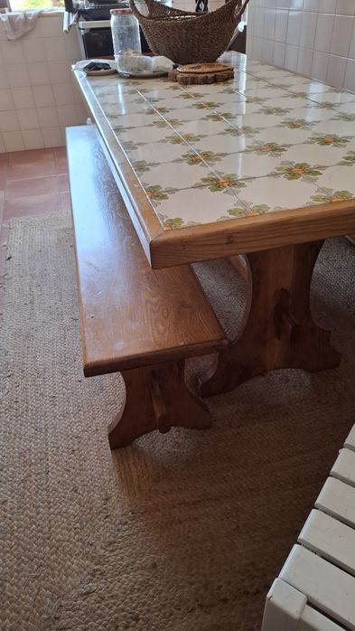 Mesa e bancos rústicos64398283322881124