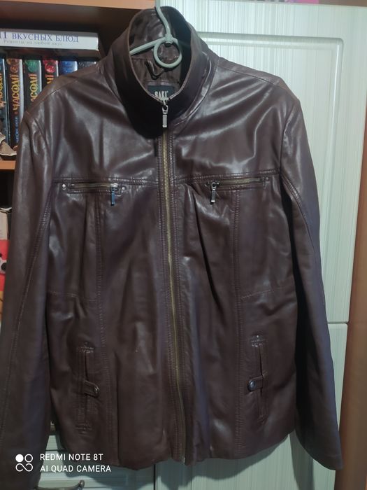 Кожаная женская куртка р.54-56