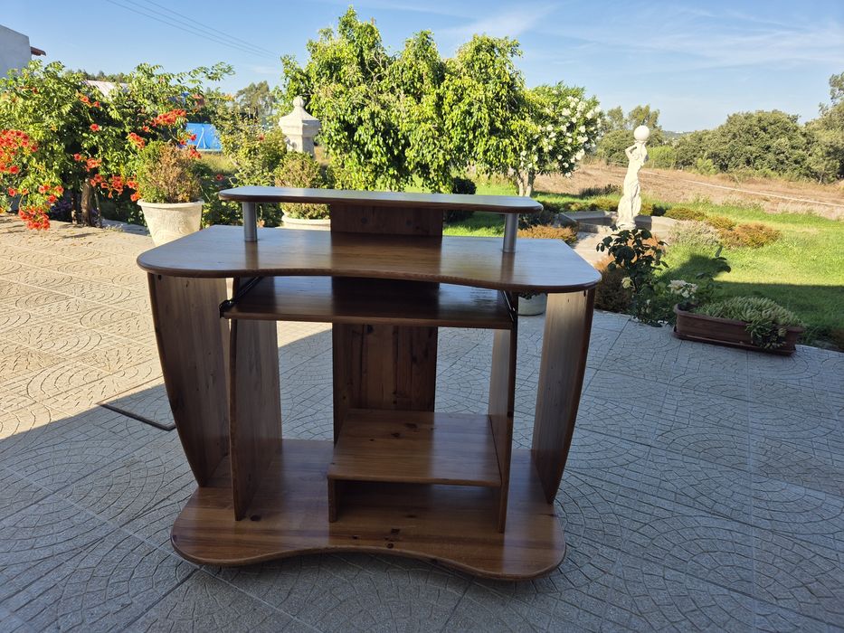 Secretária em madeira