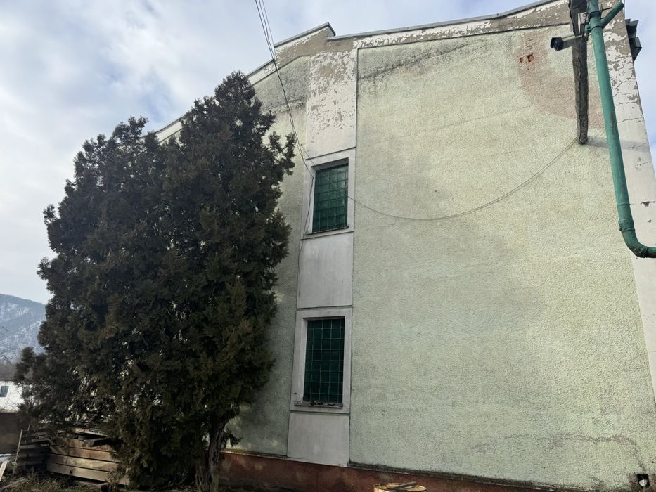 Продається комерційна будівля