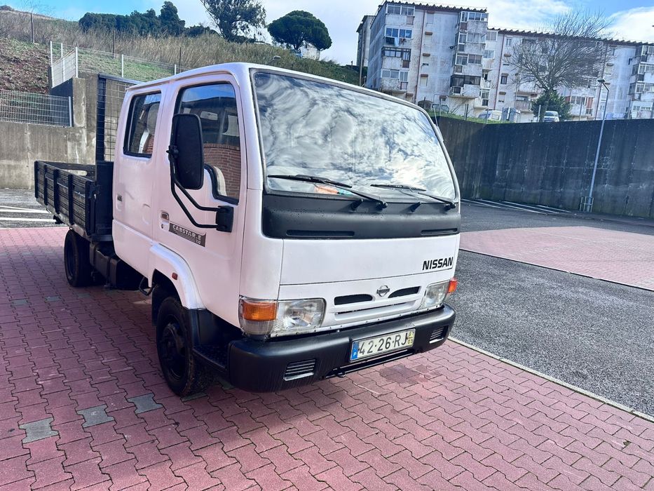 Nissan Cabstar Ligeiro 3.500 kg | 6 lugares | 181.000 km