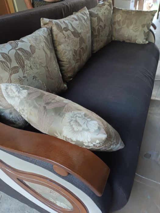 Kanapa rozkladana 215x145 brązowa z poduszkami