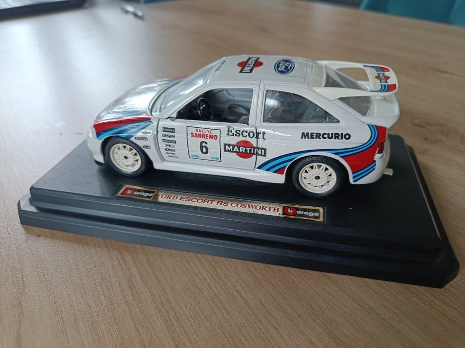 Ford Escort RS Cosworth Bburago 1:24