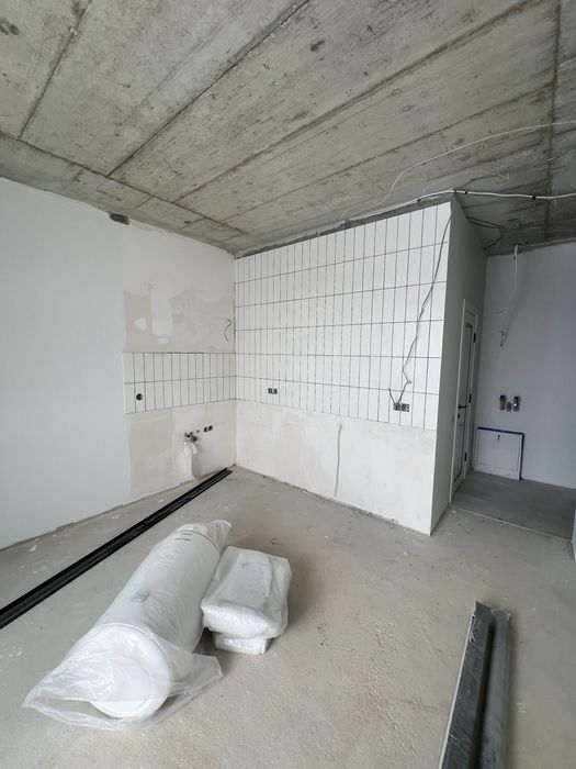 Продаж півторакімнатної, будинок зданй