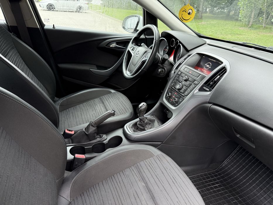 Opel Astra J 1.4 100 koni 2015r Lift