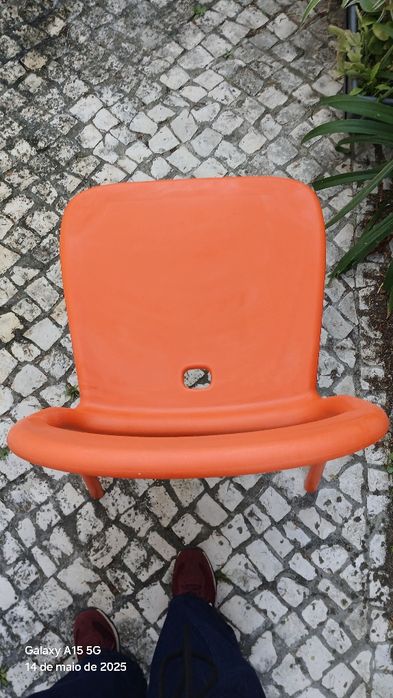 Vendo Cadeira URBAN cor Laranja Ikeia