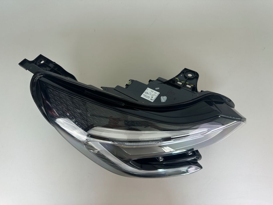 Renault Captur II Lampa Prawa