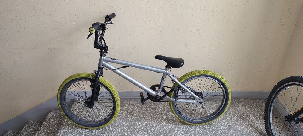 Rower BMX, szary, koła 20 cali + pegi