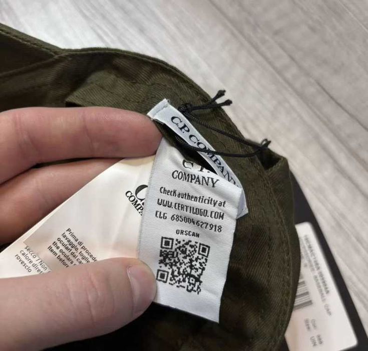 Мужская кепка C.P. Company создана для тех, кто ценит стиль и комфорт
