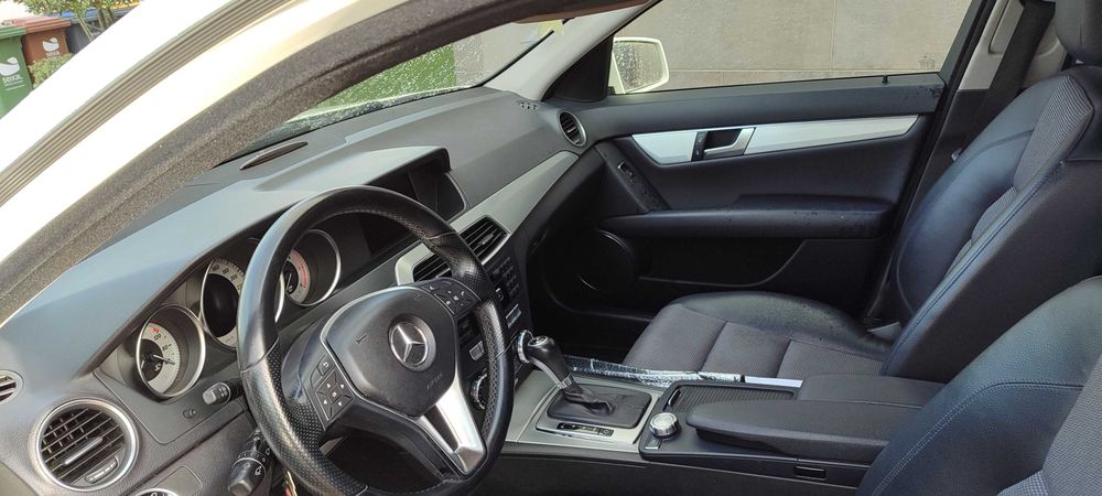 Vendo Carrinha Mercedes C220 170 Cv Automática em bom estado