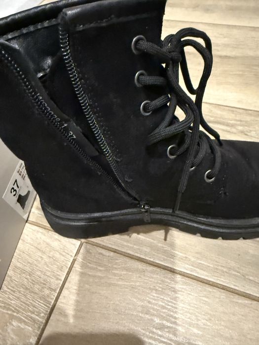 Buty  damskie zamszowe….