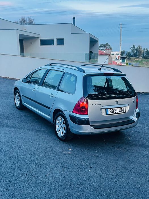 Peugeot 307 sw 2004 1.4 diesel - economica - com ar condicionado e multimedia
