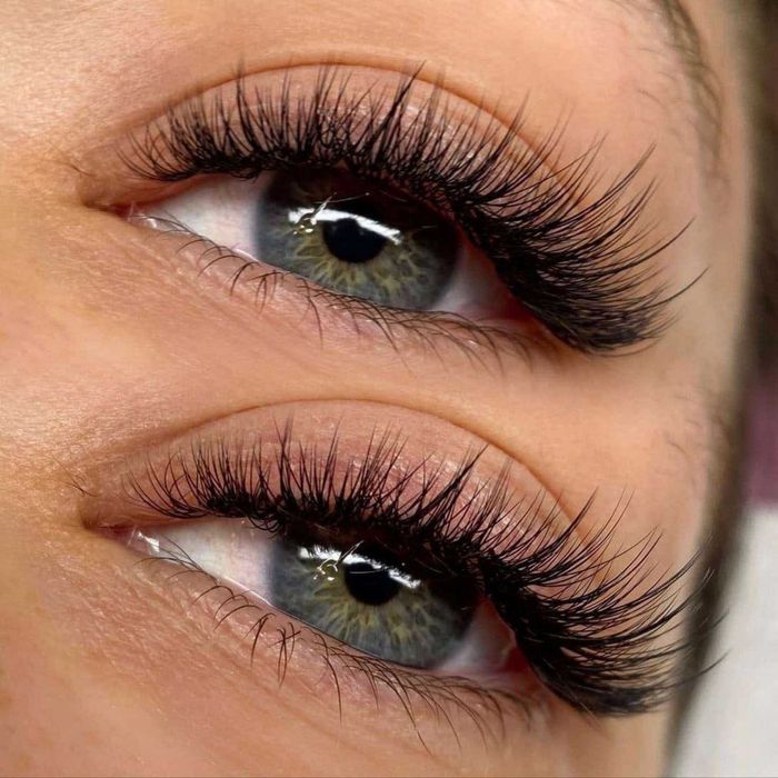 przedłużanie rzęs metoda piórkowa wispy