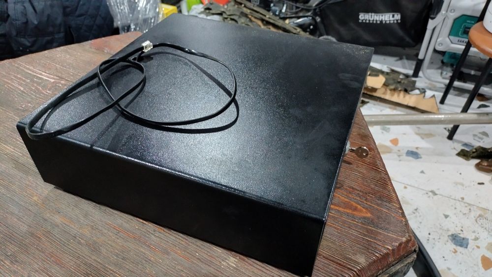 Продам касу для коштів .