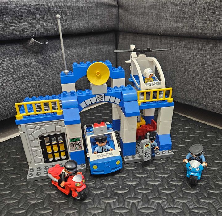 Lego DUPLO 5681 Posterunek policji, 10900,10967 policjanci na motorach