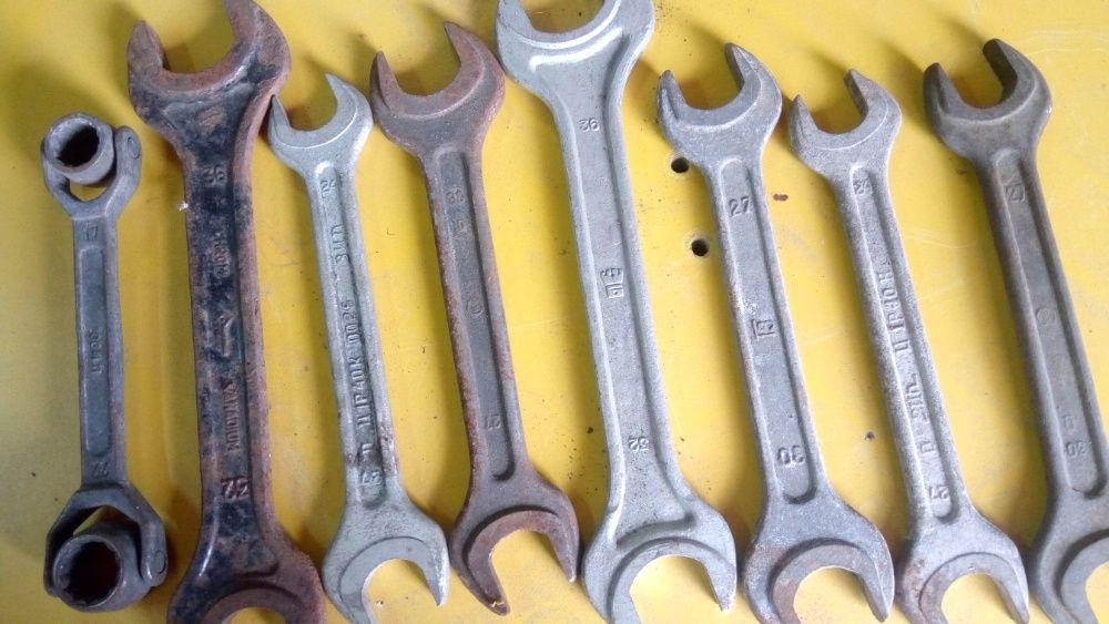 Продам рожковые ключи  напильники, развертка руч регулир ц/х 33,5-38 .