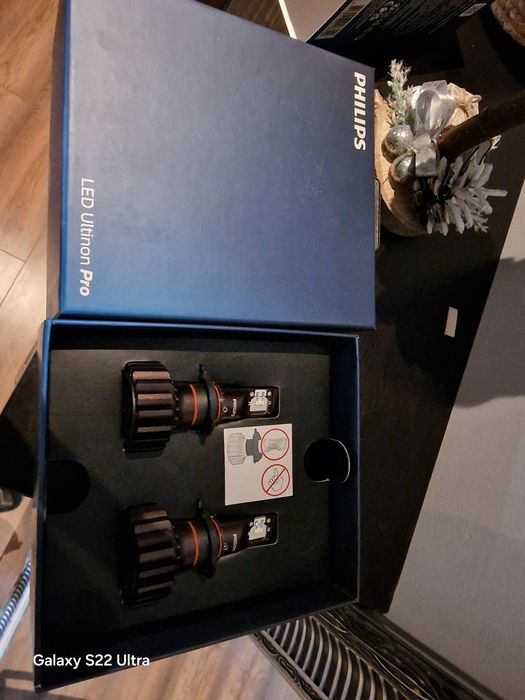 Philips ultinon pro 9100  hb3 hb4