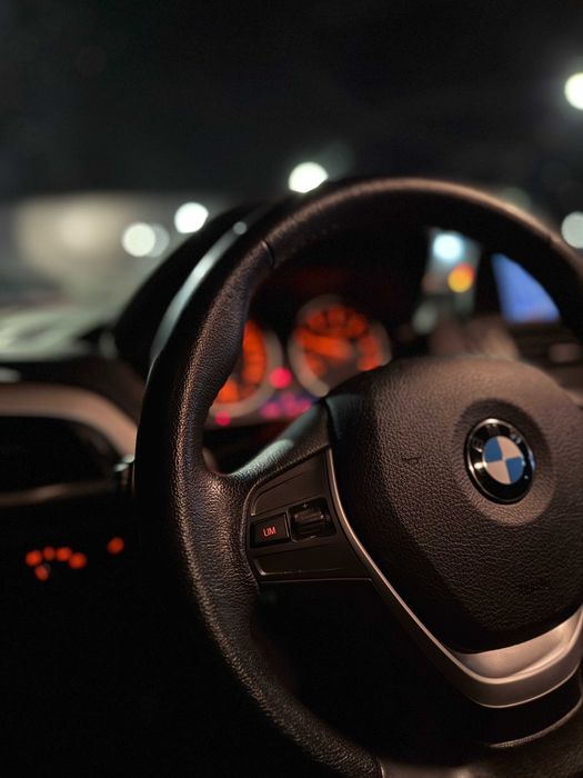 BMW 116d 2014 – Teto Abrir – Bancos Aquecidos – GPS – Revisão Feita