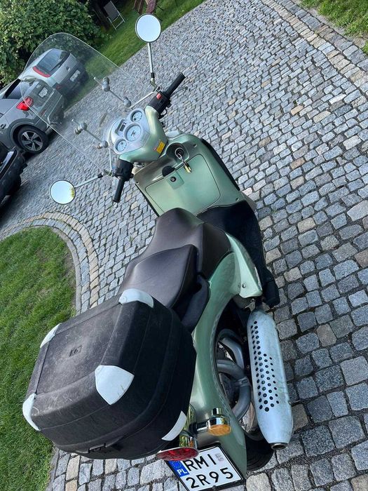 Włoski skuter Aprilia Scarabeo 150