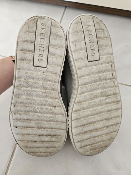 Sapatos Skechers para menina