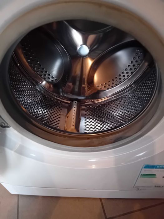 Sprzedam pralkę Indesit