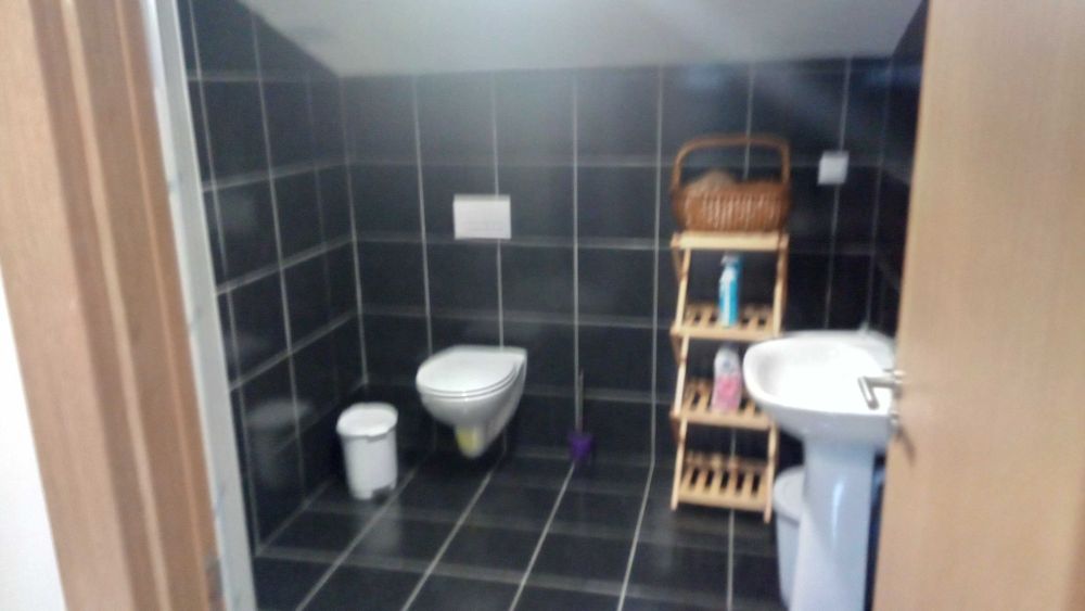 Alugo quarto Est. N.8