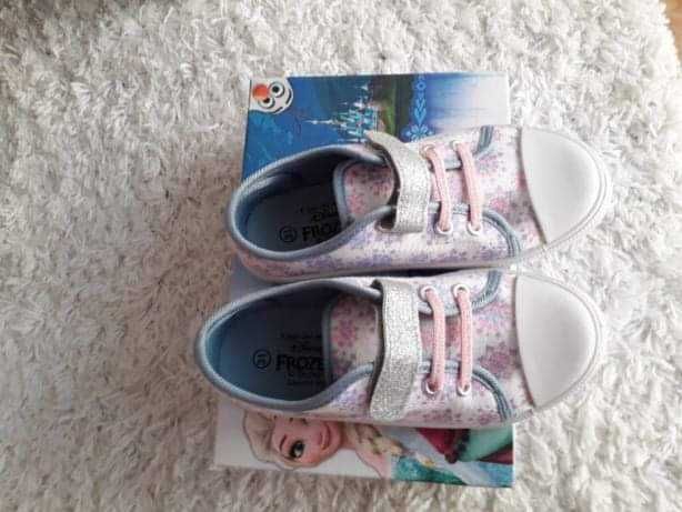 Sapatilhas frozen novas