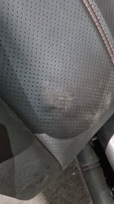 Задній шкіряний деван, задні шкіряні сидіння