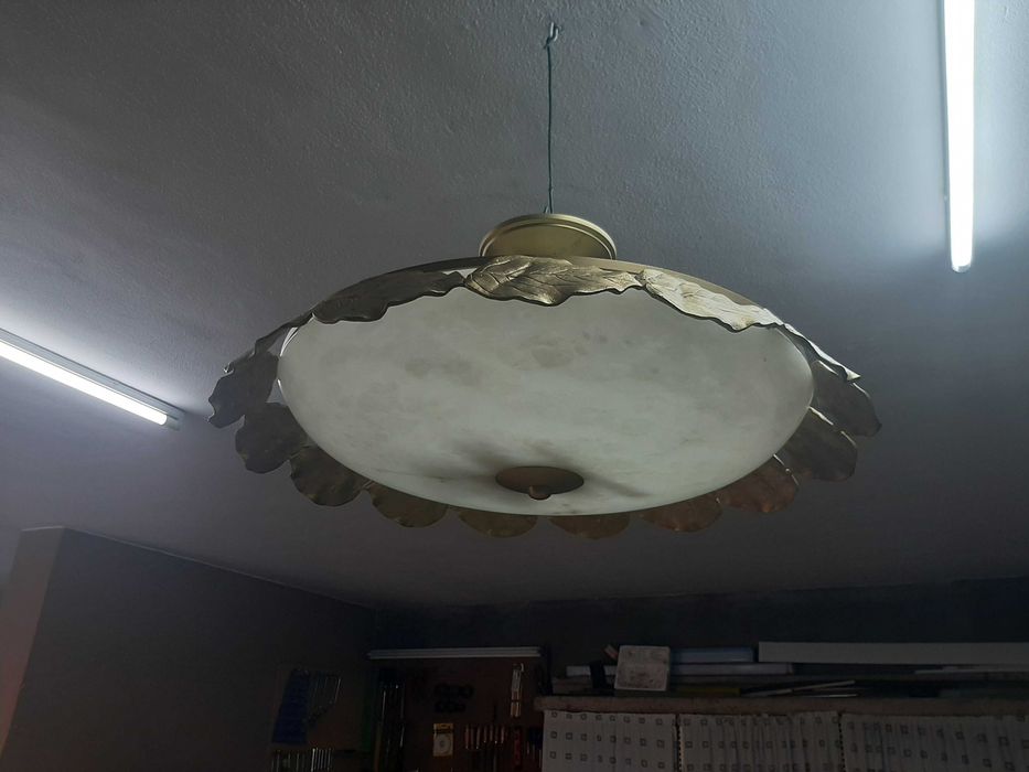 Lustre Vintage Design "Folhas Douradas" – Estilo Hollywood Regency