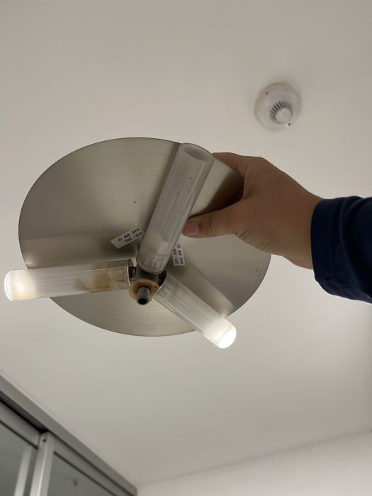 2 Candeeiros para casa de banho (1 tecto outro parede)