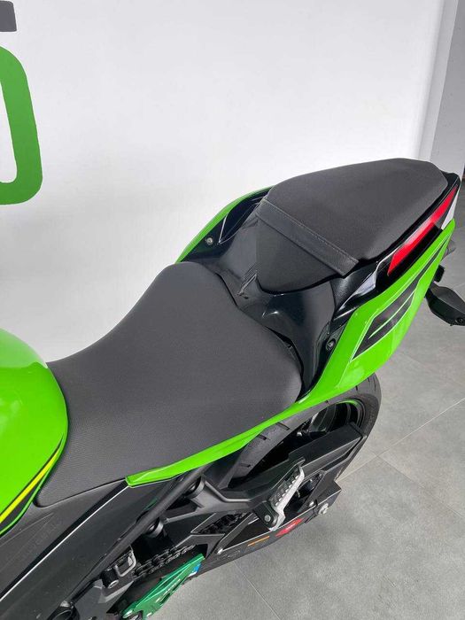 Мотоцикл Kawasaki Ninja 400
