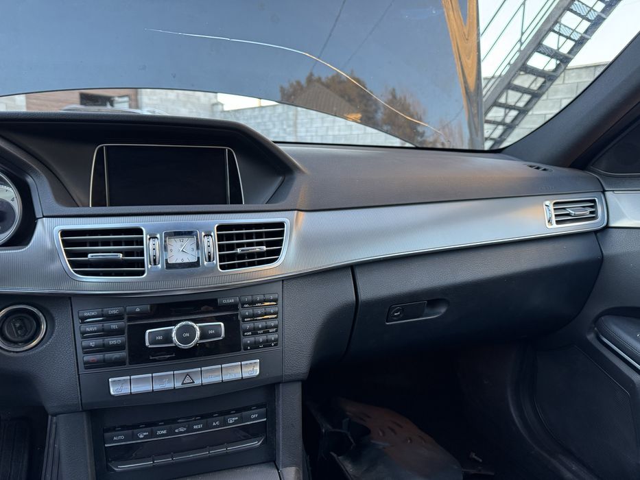 Торпеда w212 rest mercedes торпеда мерседес 212 рест консоль чорна