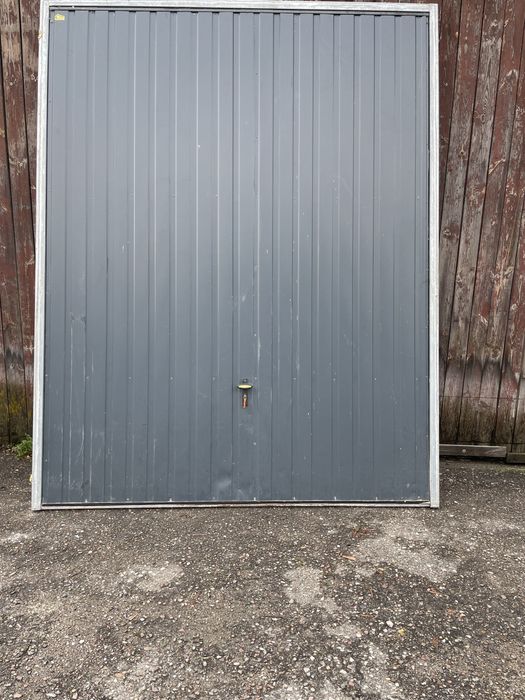 Brama garażowa uchylna