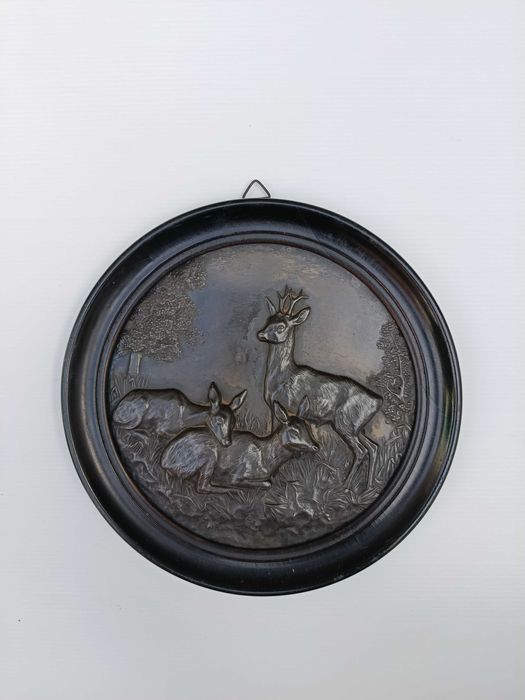 Escultura Metal Relevado Veados Inglaterra Séc XIX 23,5 cm diâmetro