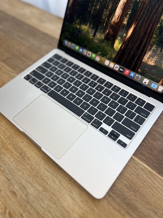 Macbook air 13  M3 2024 8/256  100% акумулятор,  ідеал
