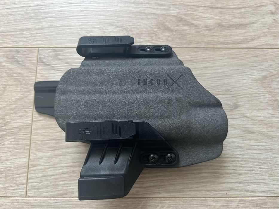 Kabura Safariland Incog wewnętrzna IWB glock 17/19/45 z latarka TLR 1 X300