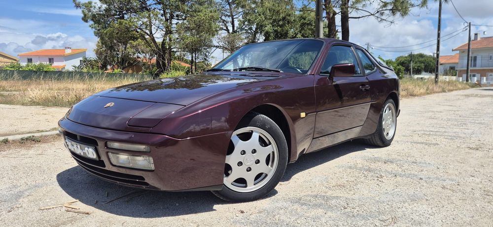 PORSCHE 944 TURBO