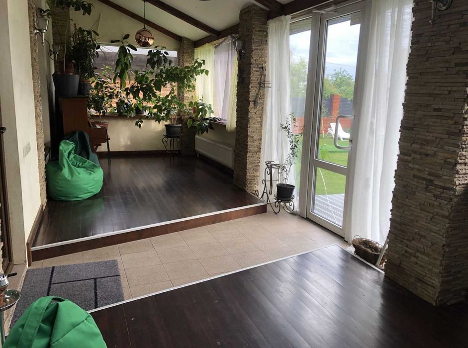 Аренда дома 400м² с бассейном на берегу озера Мартышев Осокорки