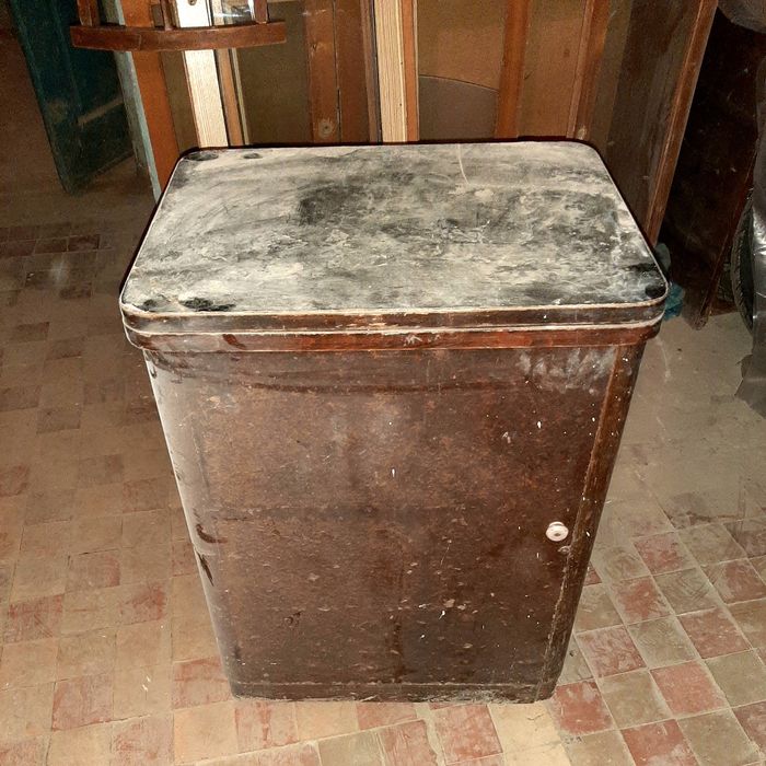 Продам швейну машину виробник Румунія ILEANA!