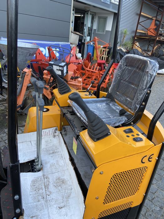 Mini Escavadora giratoria 1,5 ton 20 cv com muitos acessorios