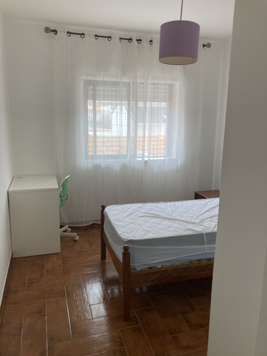 Quartos em peniche