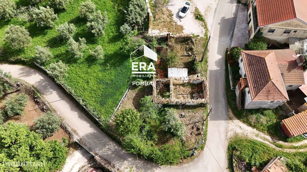 Ruína em Abiul com 450m2 de terreno