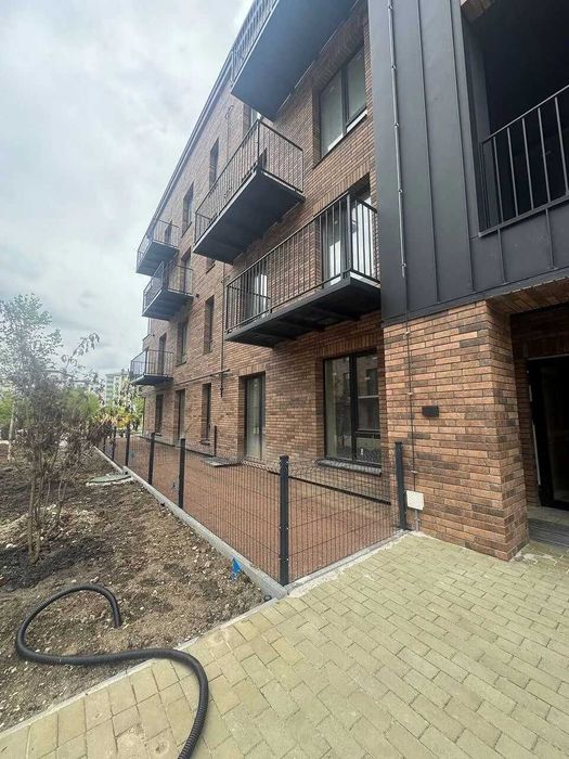 Готова 2-к. квартира з власним патіо ЖК Долішній