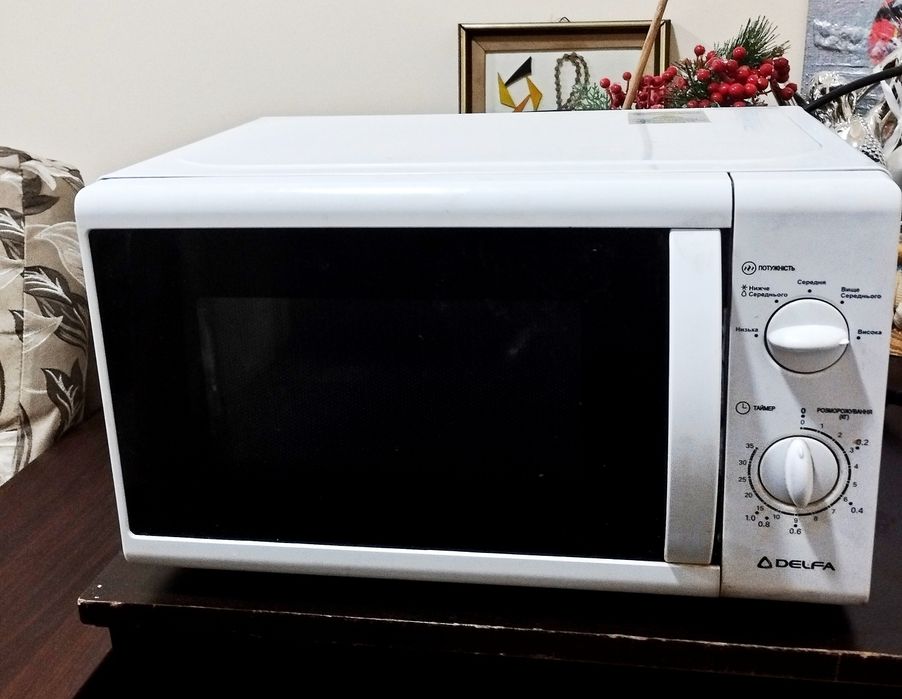 Микроволновка на запчасти Delfa
