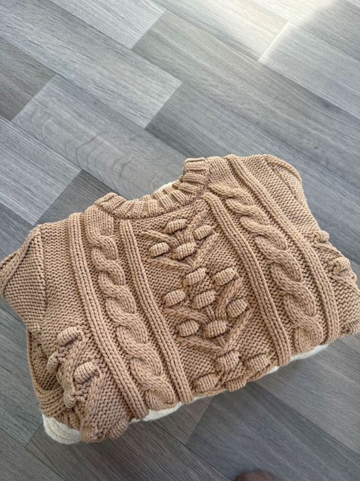 Cudowny beżowy sweterek !