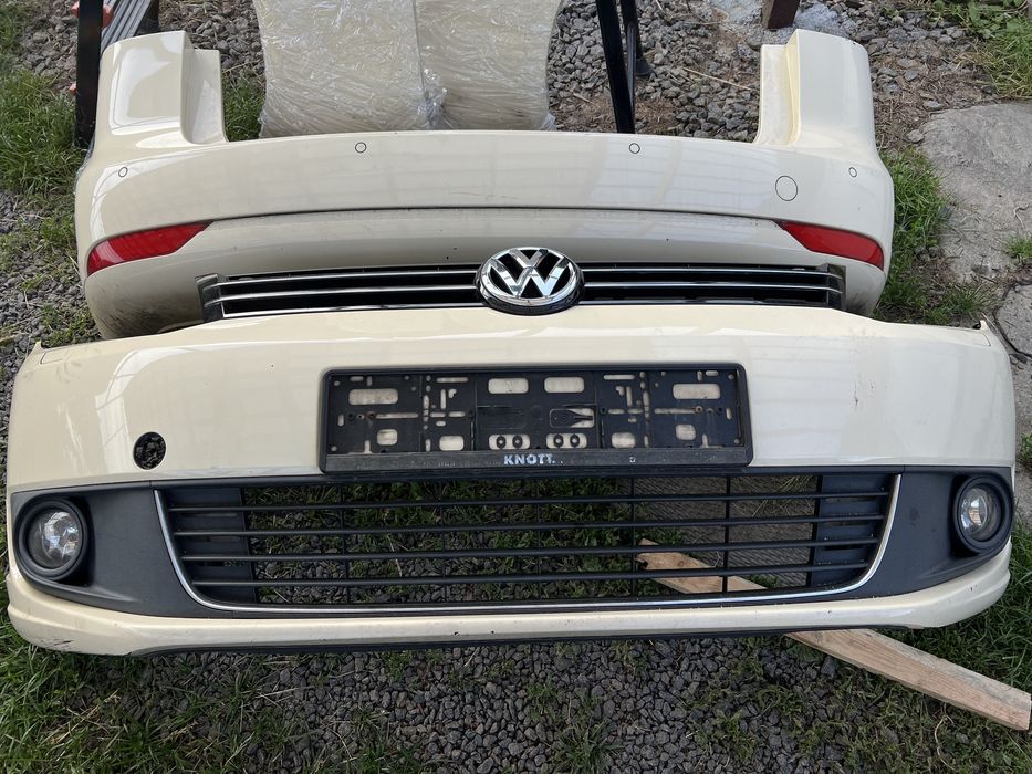Передній залній бампер Volkswagen Touran Caddy 2010-2014 року тоуран Кадді