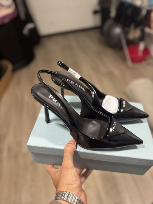 Sapatos Prada - Tamanho 40
