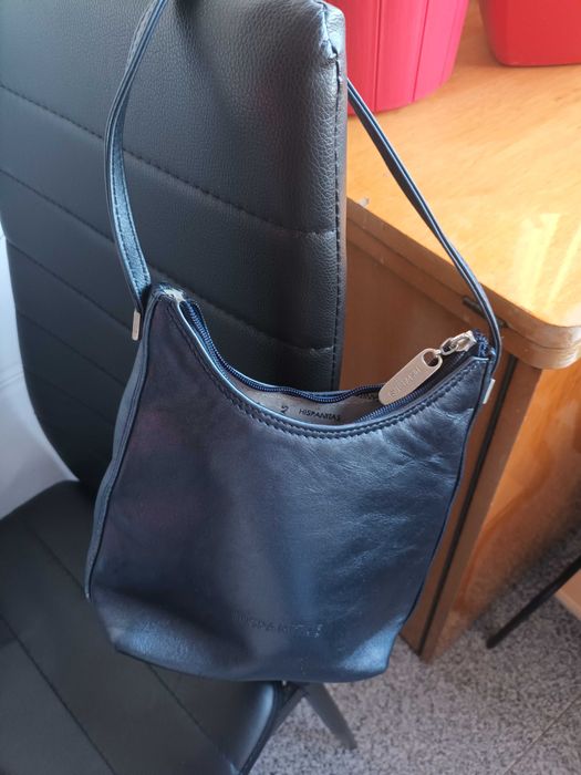 Mala azul com brilho para cerimónia